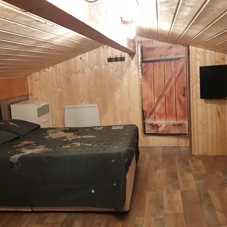 Cat'studio 66 Bed & Breakfast